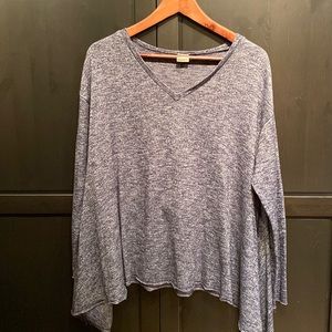 Hollister high/low top size M/L